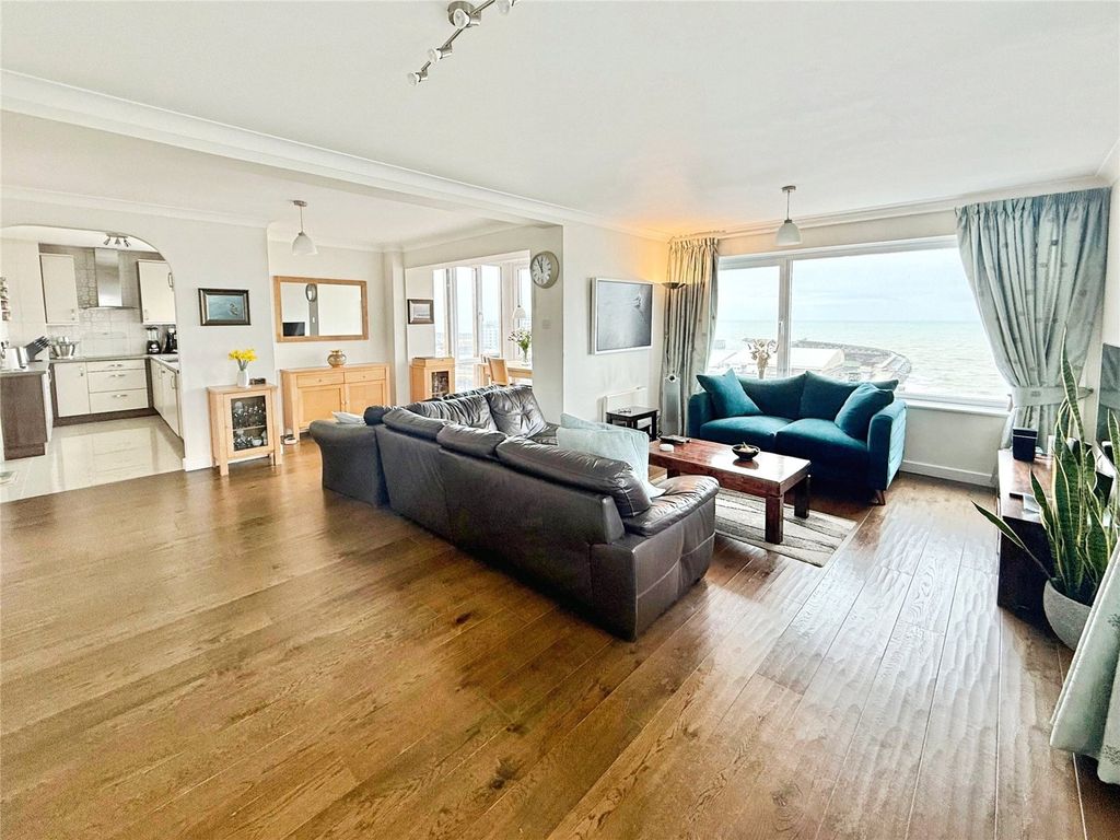 Property photo 2 of 16 Open Plan Living