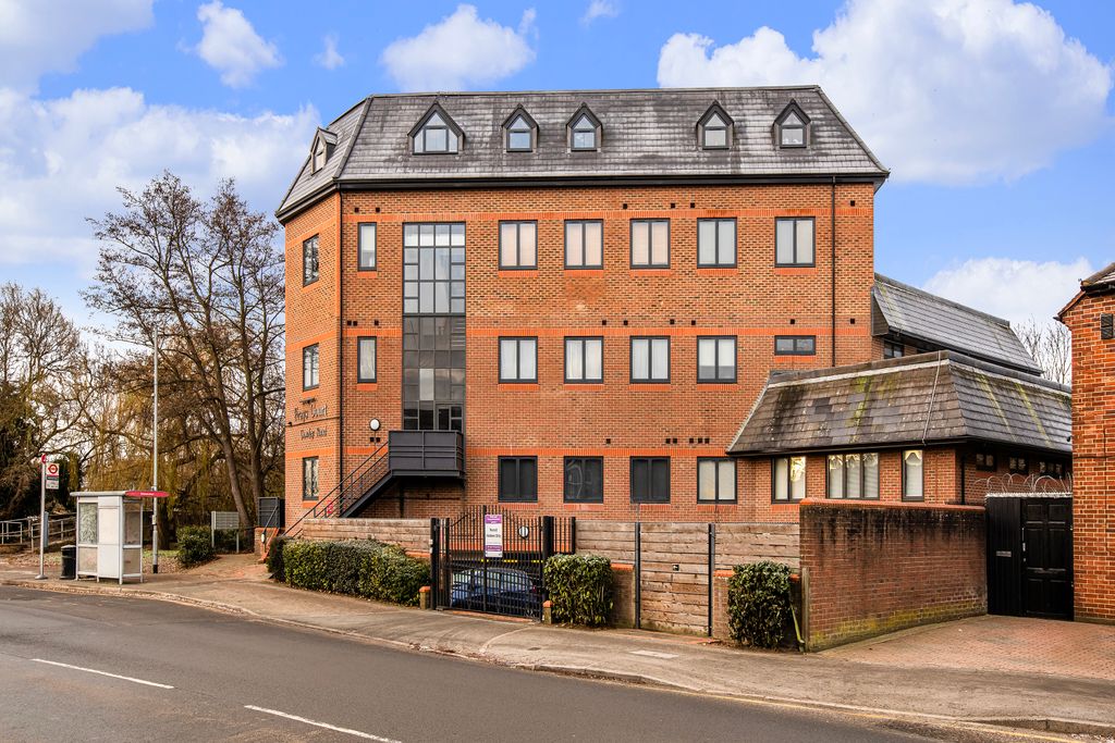 Property photo 1 of 8