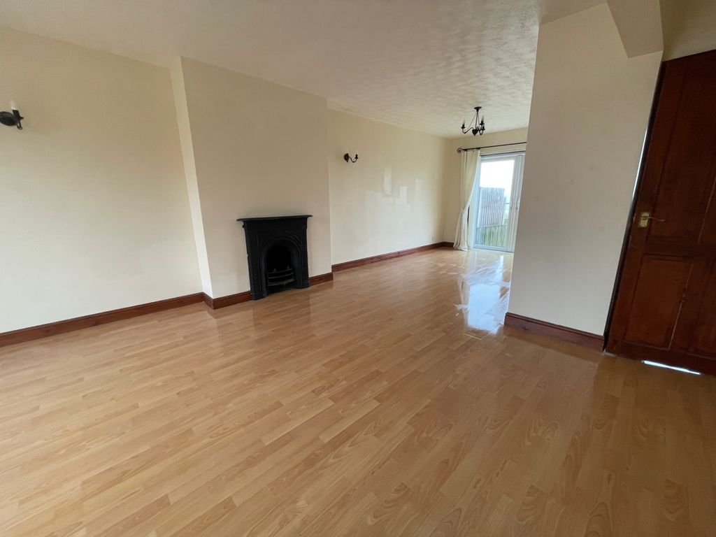 Property photo 3 of 13 Img_3834