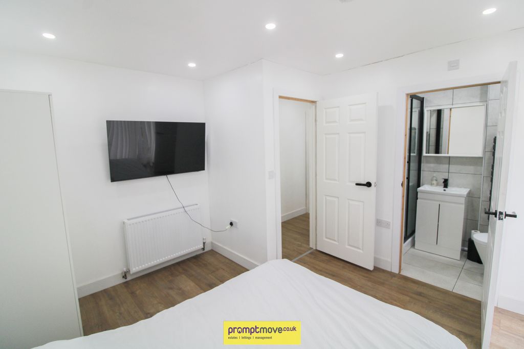 Property photo 2 of 11 Na