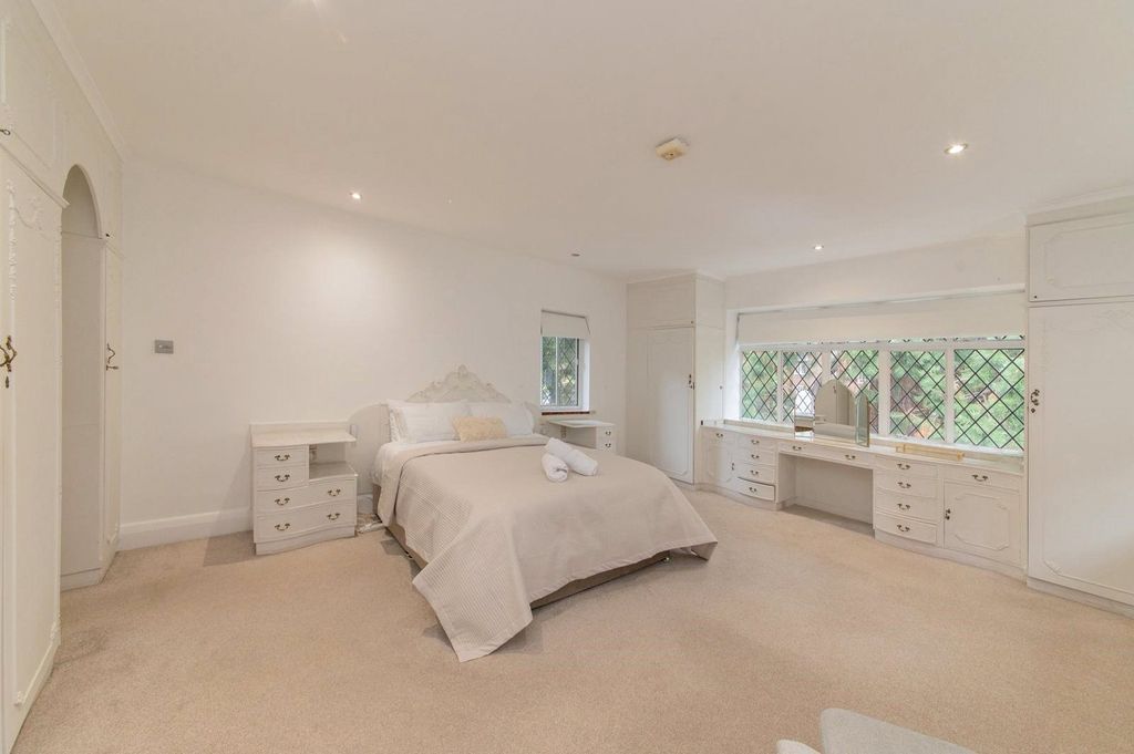 Property photo 3 of 33 Picture No. 38