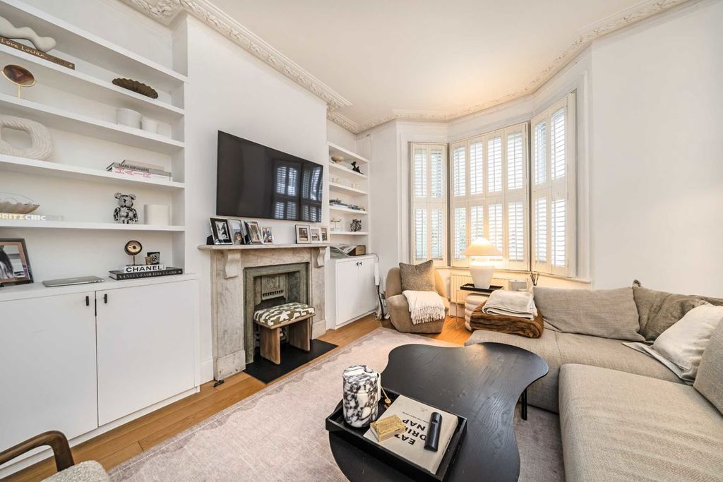 Property photo 3 of 9