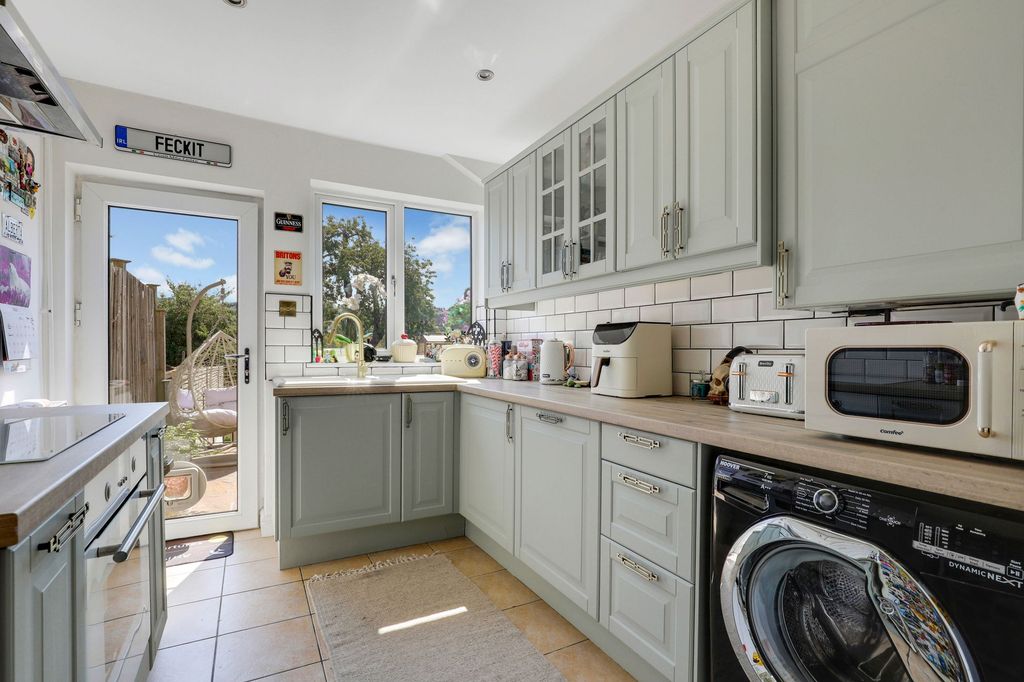 Property photo 3 of 18