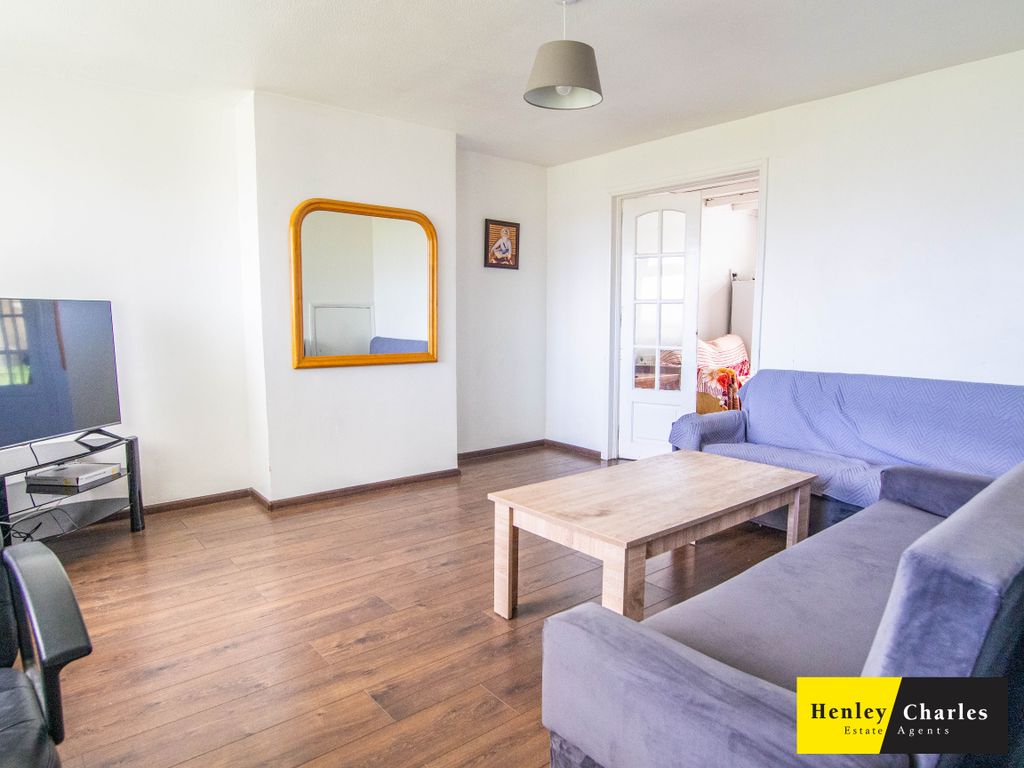 Property photo 2 of 7