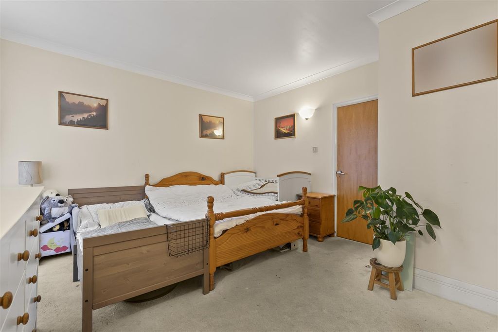 Property photo 2 of 13 Img_1009.Jpg