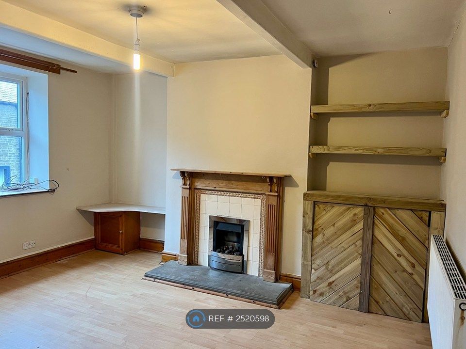 Property photo 3 of 15 Lounge