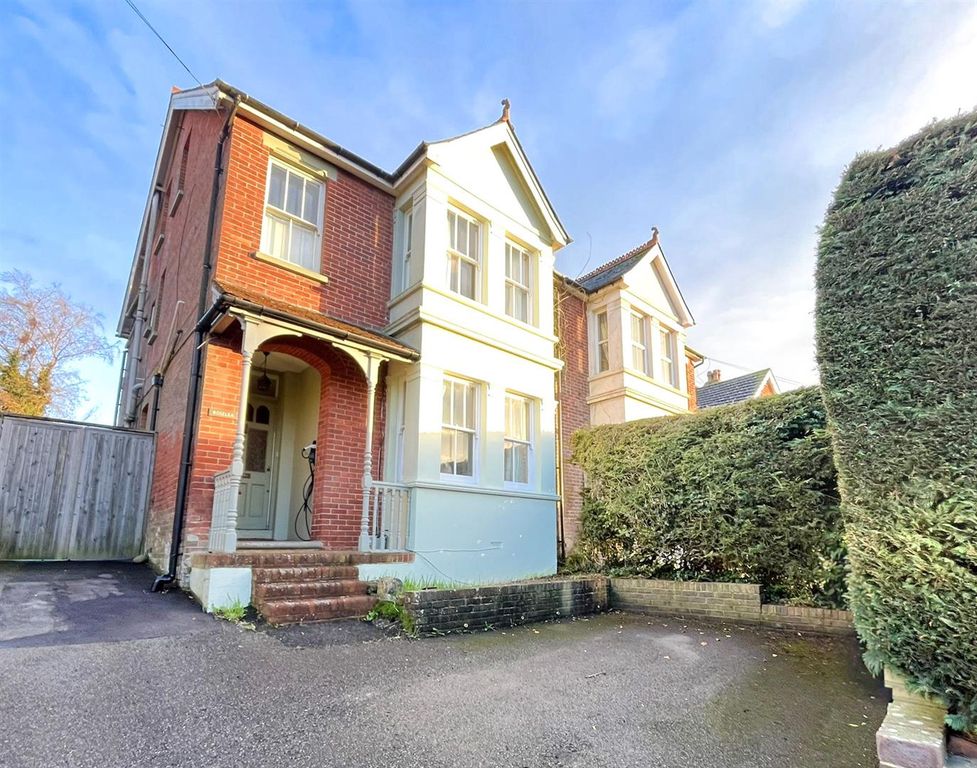 Property photo 2 of 37