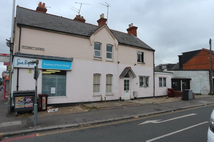 Property photo 2 of 12 1 Pitcroft Road