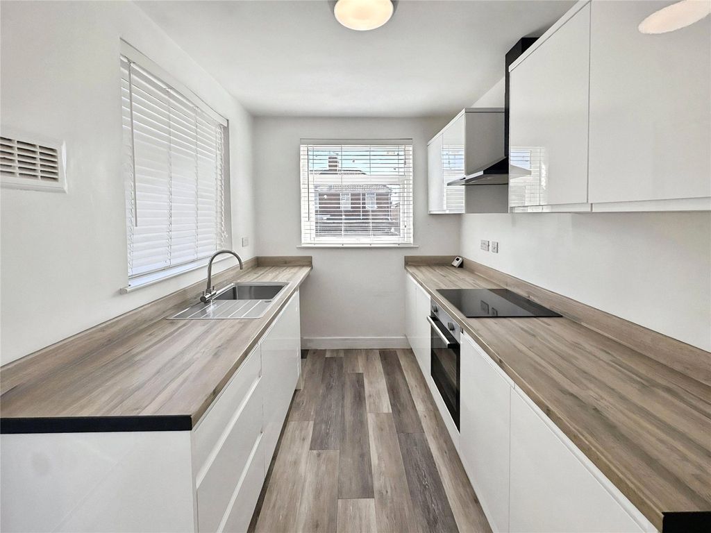Property photo 2 of 14 Kitchen