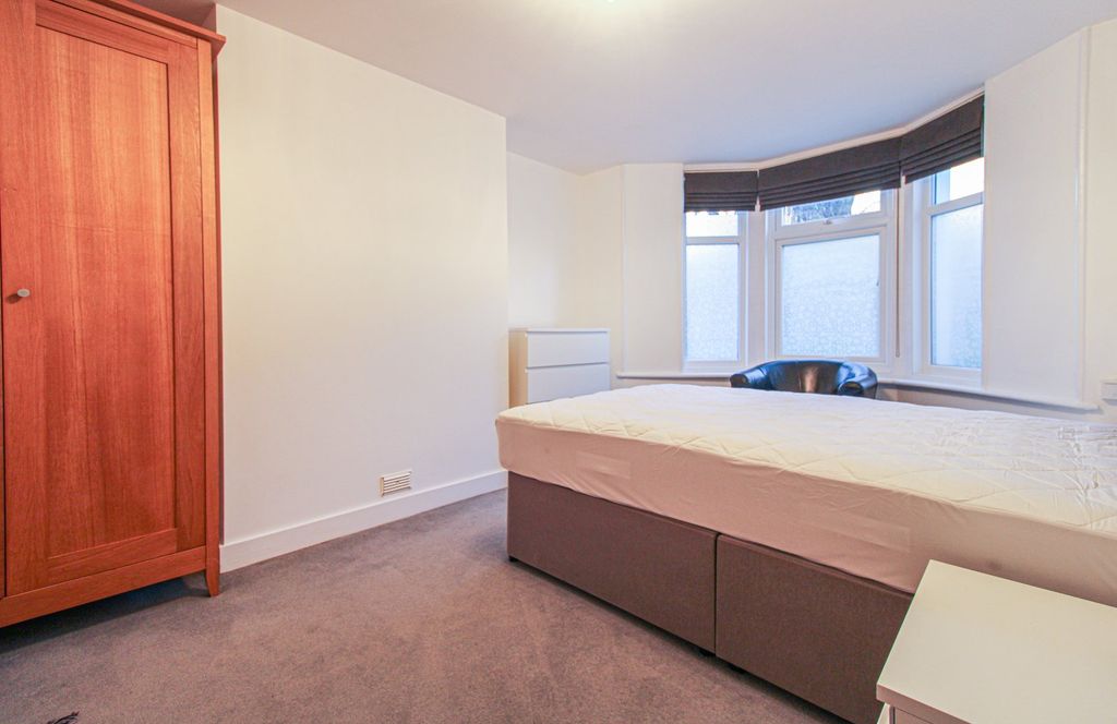 Property photo 3 of 5 Picture No. 23