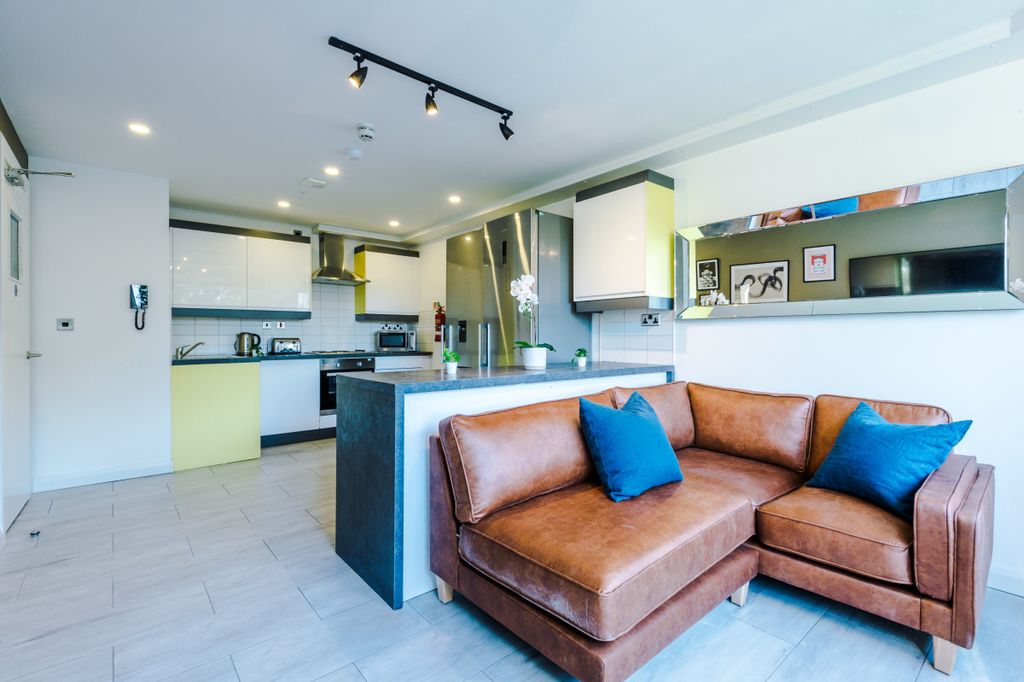 Property photo 1 of 26 Jesmond View, Block B, Flat 12, Living Room/ Kitchen 1