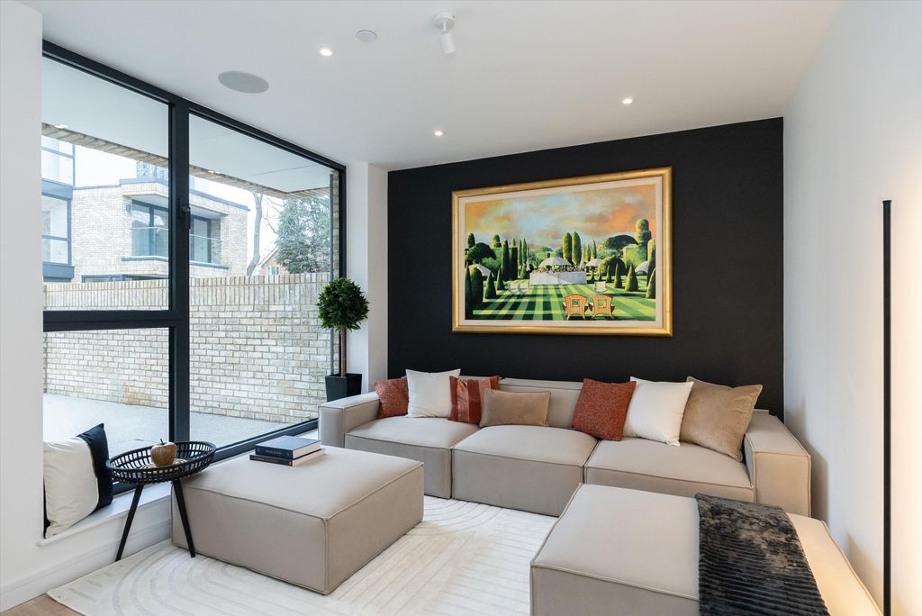 Property photo 3 of 26 Image