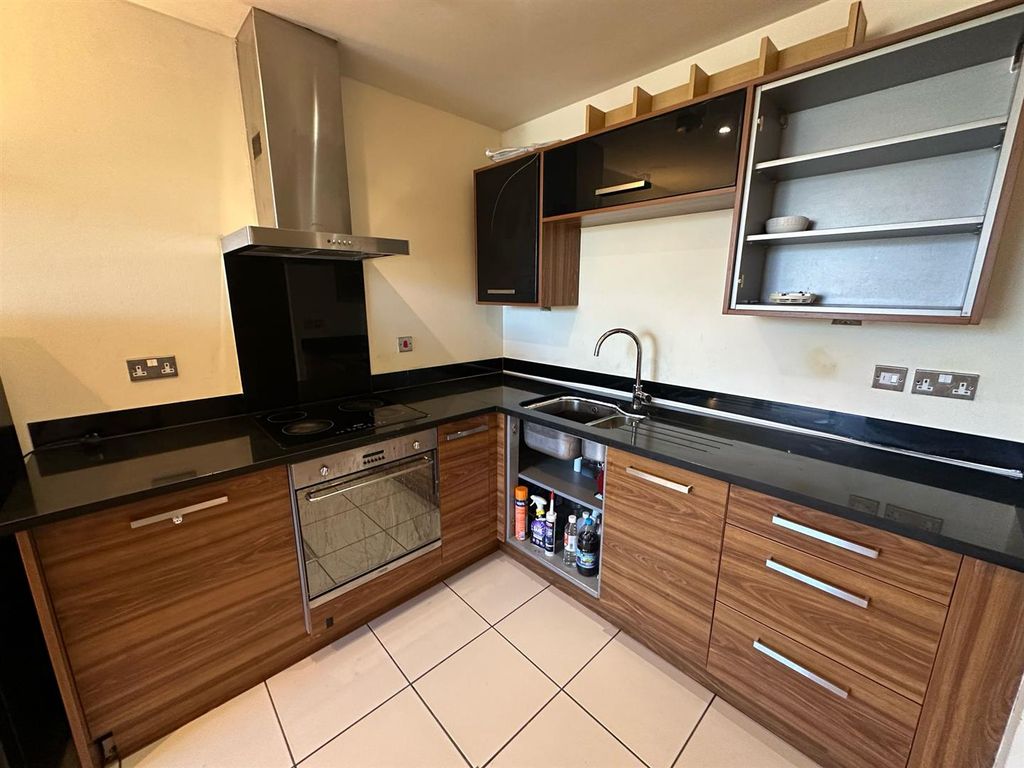 Property photo 2 of 12 Kitchen