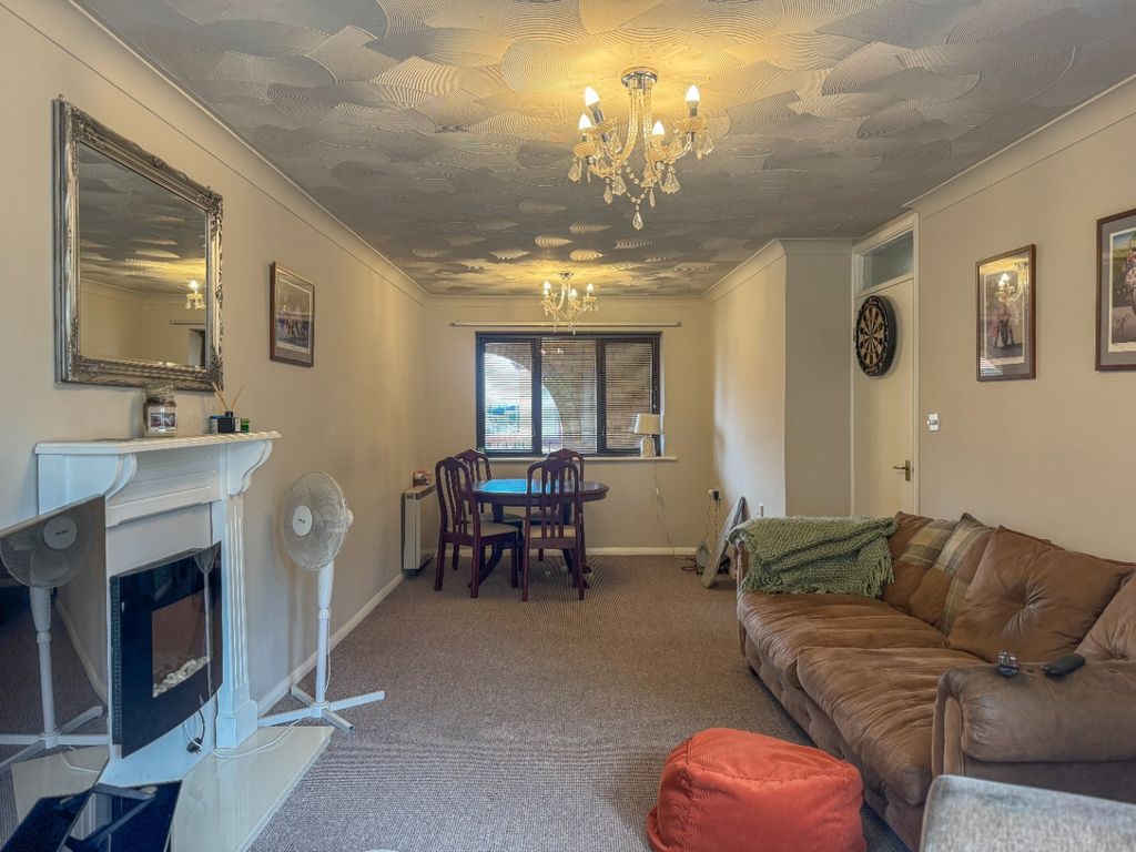 Property photo 3 of 9 4480873