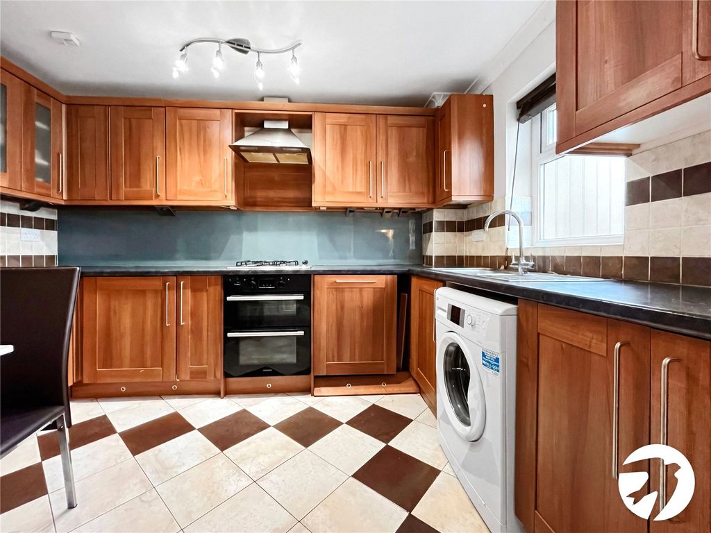 Property photo 2 of 15 Picture No. 04