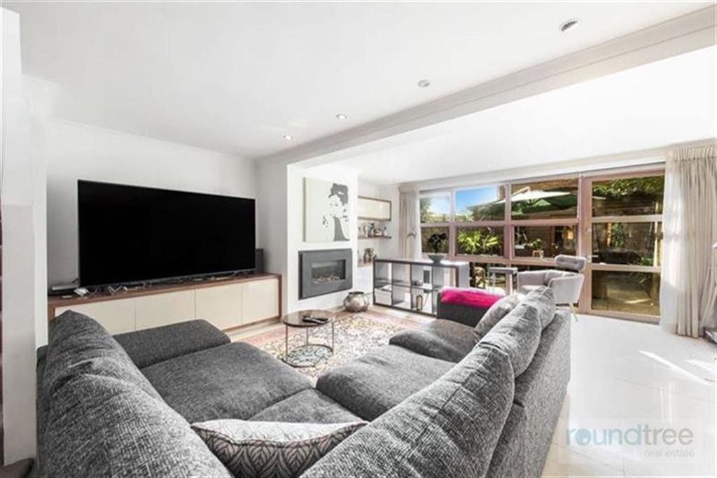 Property photo 1 of 10 (Main)