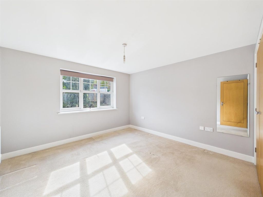 Property photo 3 of 10 Cam01563G0-Pr0345-Still003.Jpg