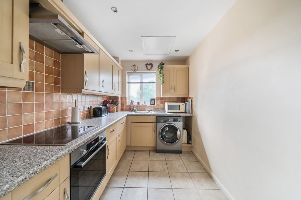 Property photo 2 of 15 1327633-20-687Dff...