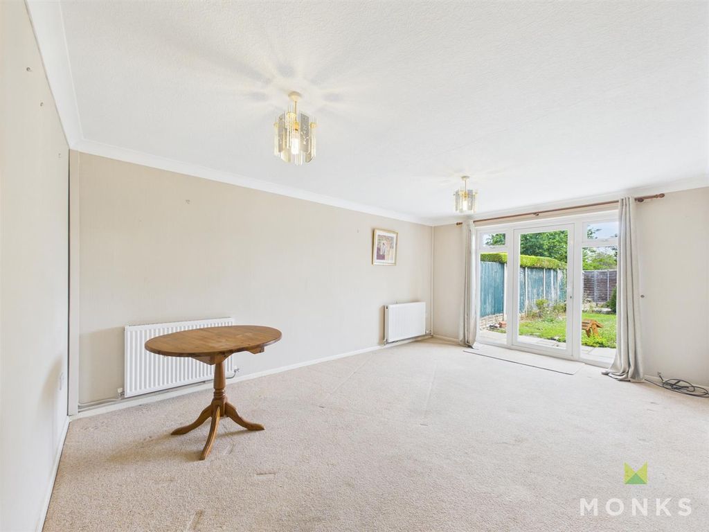 Property photo 2 of 9 Cam01348G0-Pr0704-Still004.Jpg