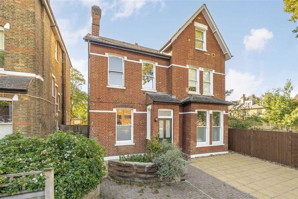 Property photo 1 of 9