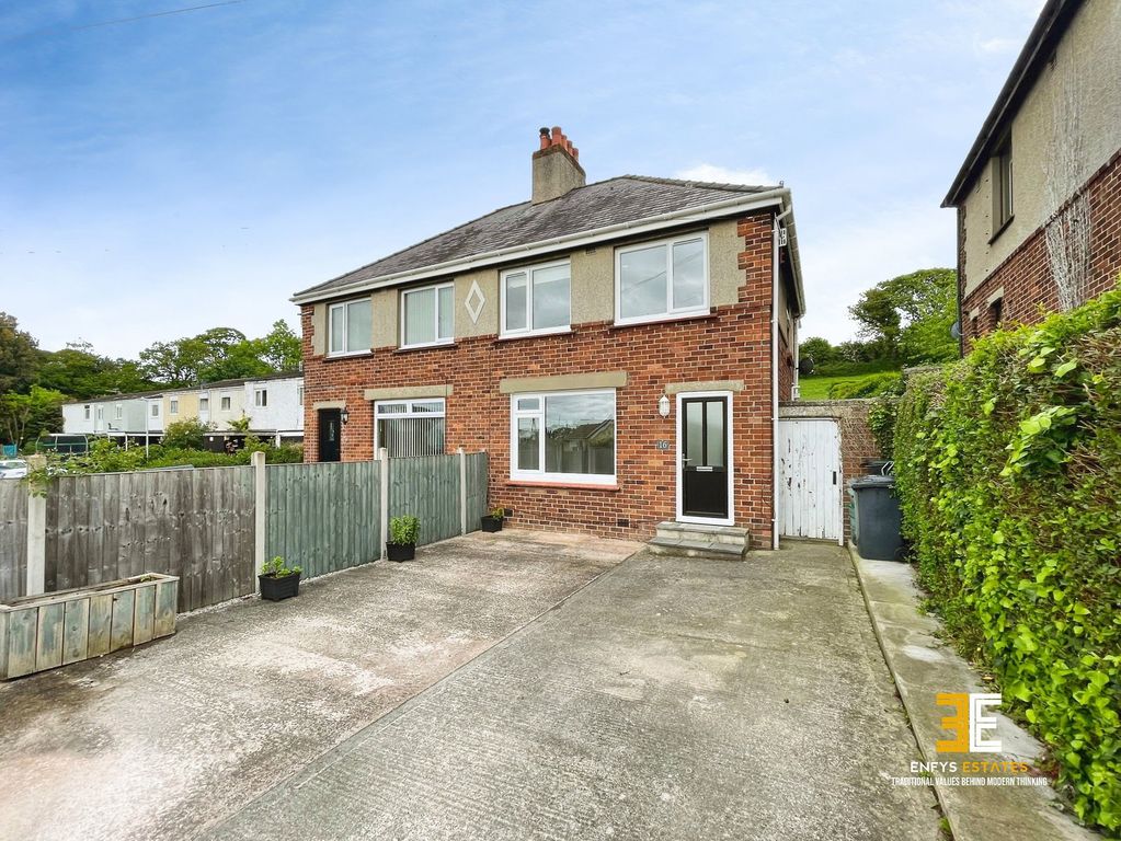 Property photo 1 of 32