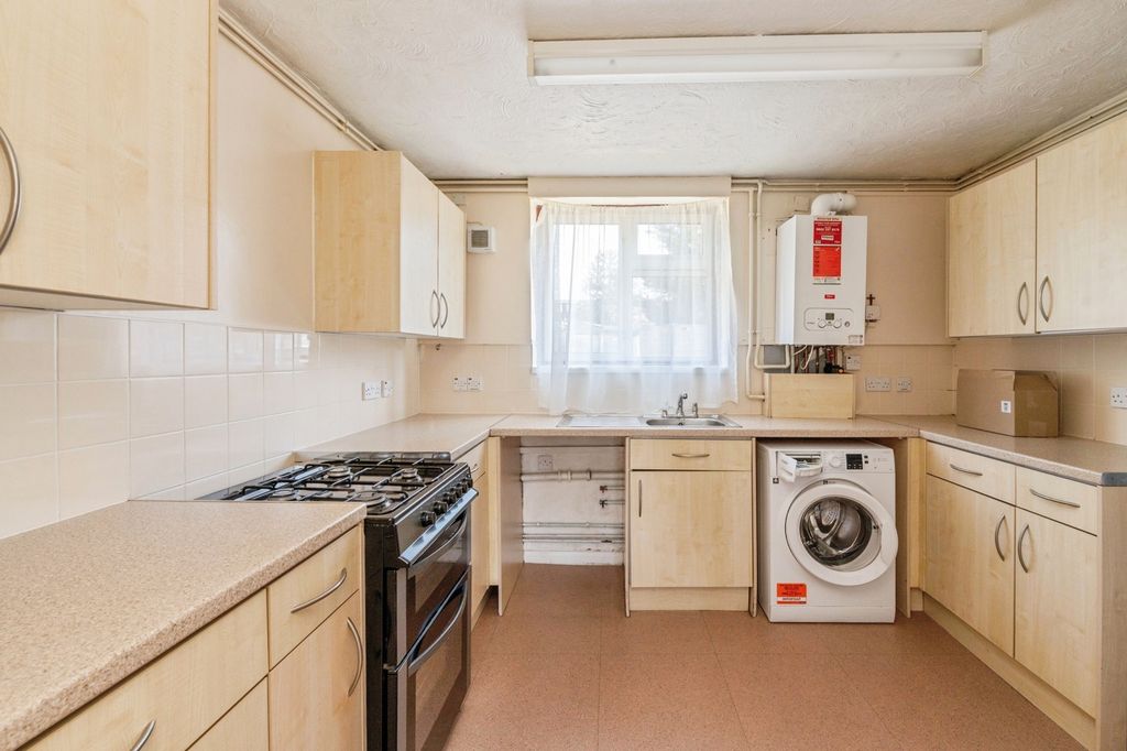 Property photo 3 of 15 Pbox-Img.Jpg