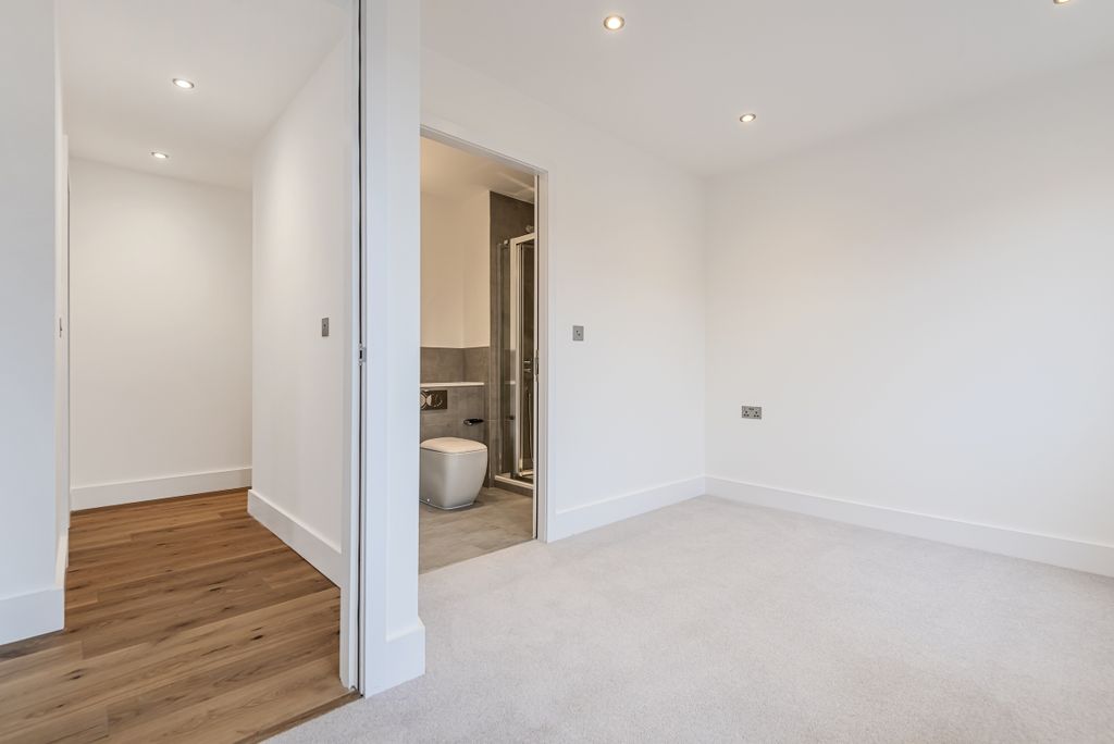 Property photo 2 of 7 636123 (5)