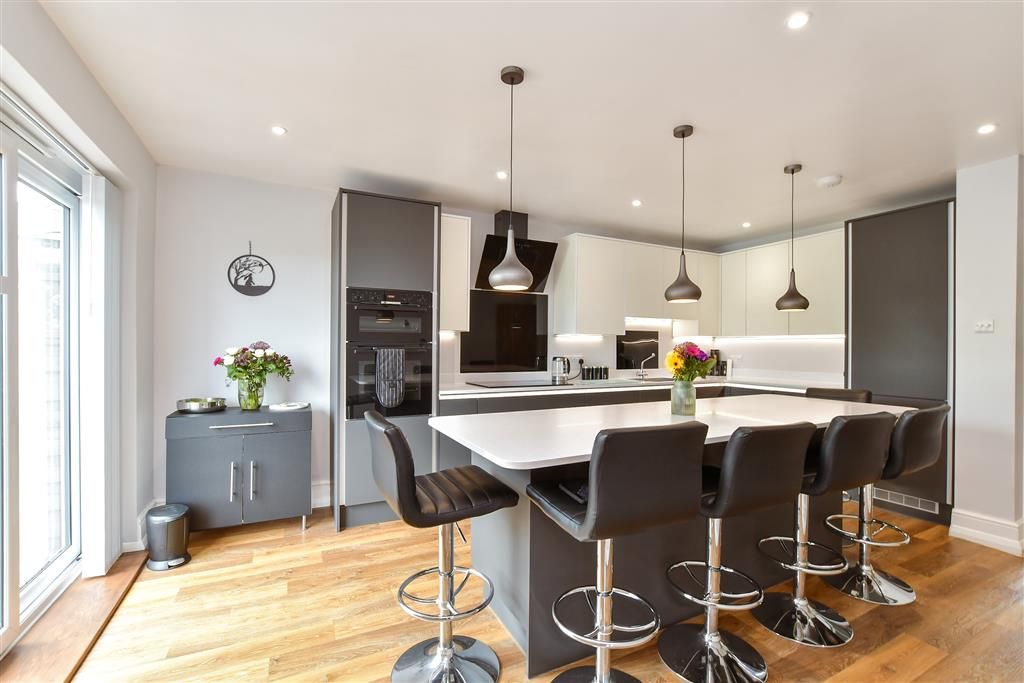 Property photo 1 of 9 Kitchen/ Breakfast Room
