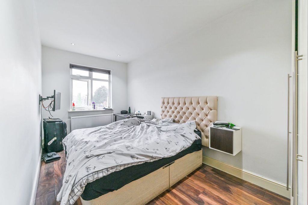 Property photo 1 of 5