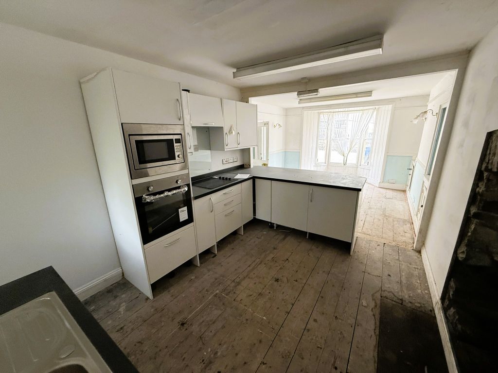 Property photo 3 of 14