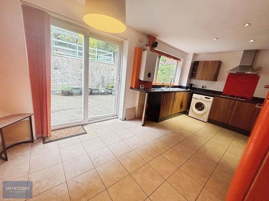 Property photo 3 of 16 Kitchen Dining Room 1