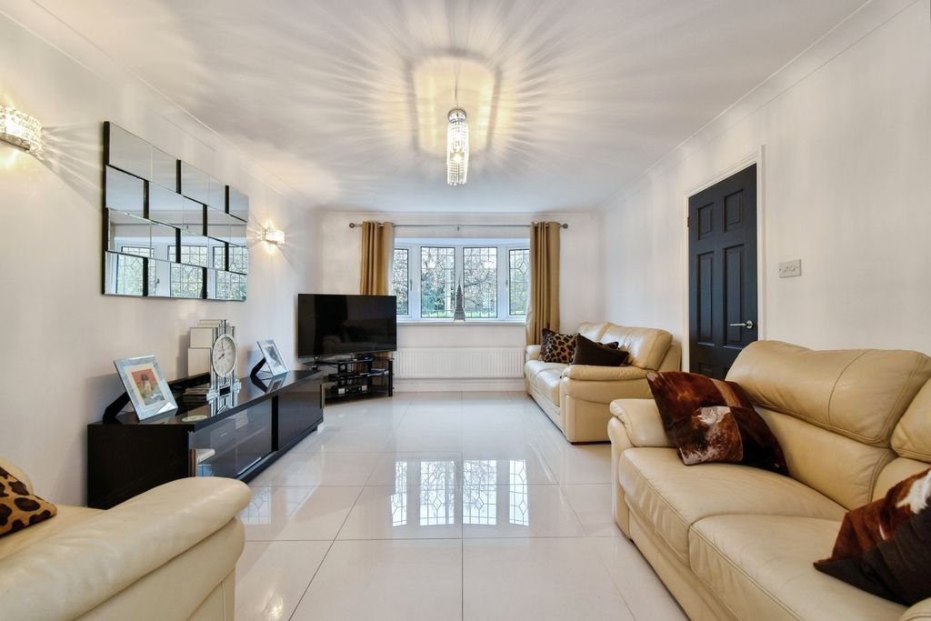 Property photo 3 of 29 Photo