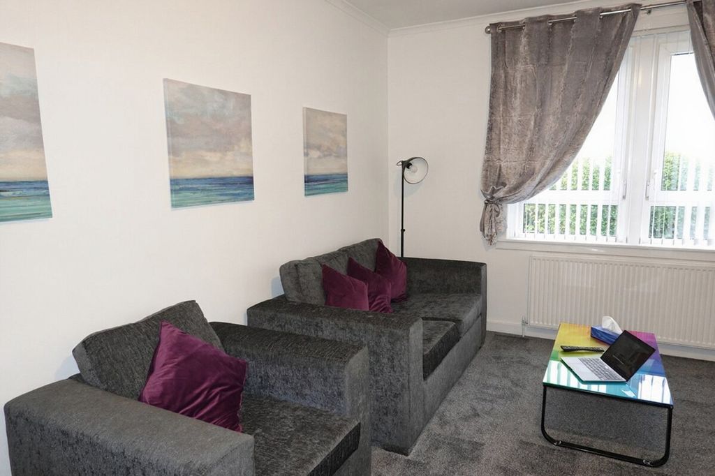 Property photo 1 of 38 Living Room