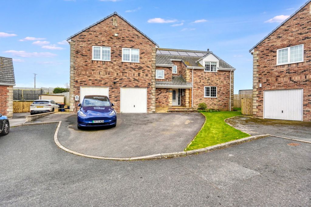 Property photo 1 of 34