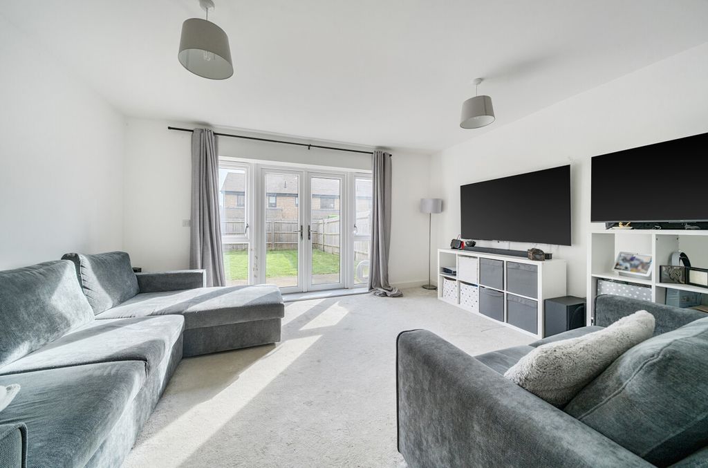 Property photo 3 of 21 1422578-15-69Aff8...