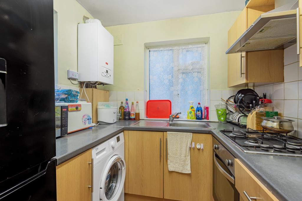 Property photo 3 of 10 Kitchen