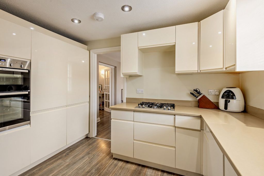 Property photo 3 of 15 Kitchen