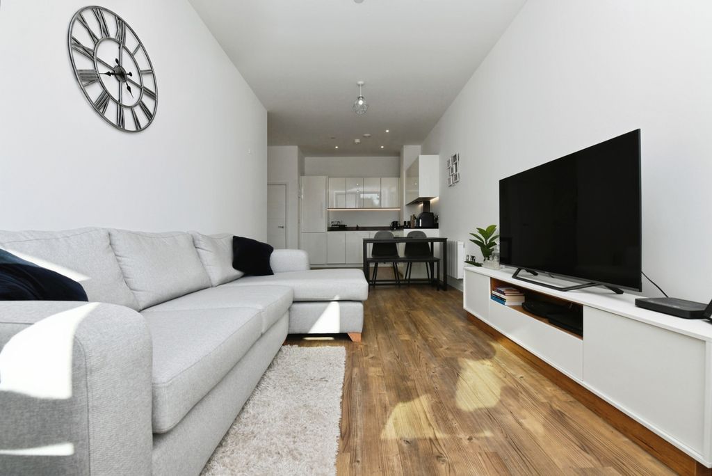 Property photo 3 of 20 Internal