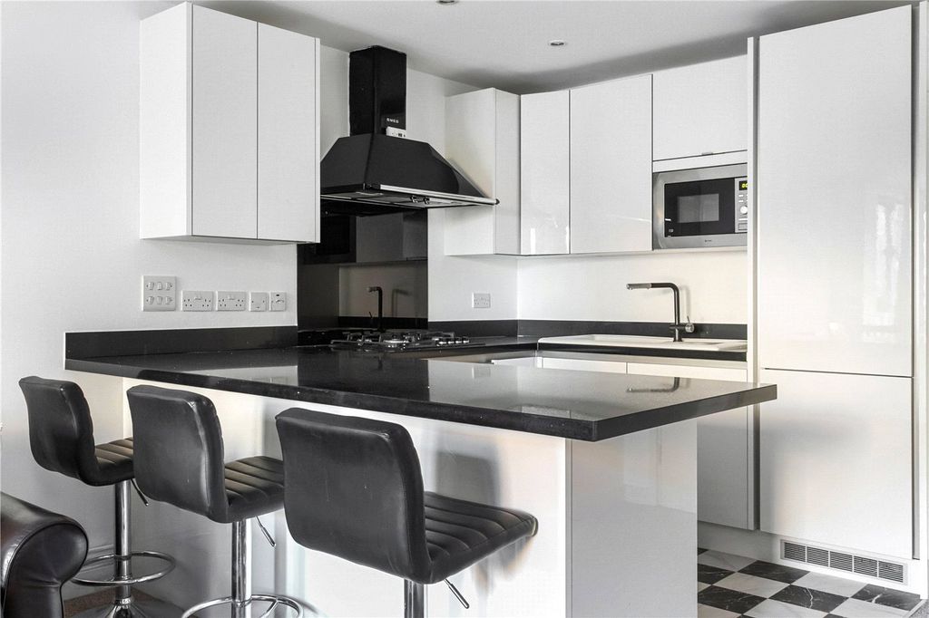 Property photo 3 of 15 Picture No. 13