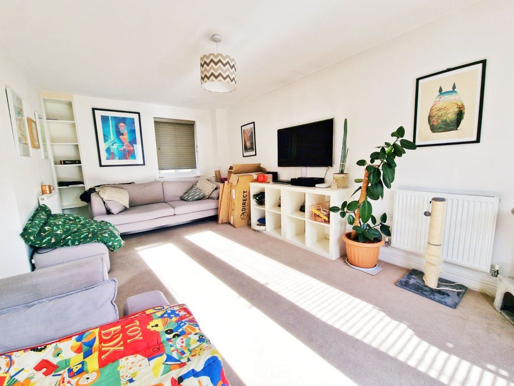 Property photo 2 of 23