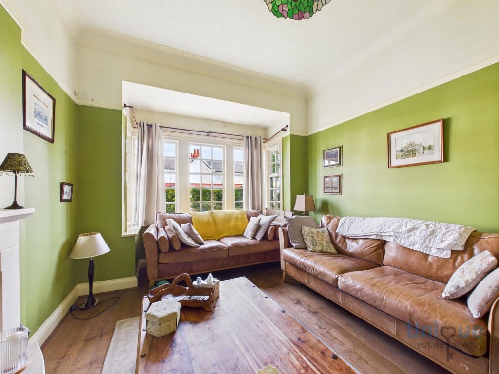 Property photo 3 of 17