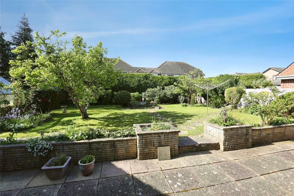 Property photo 2 of 20 Garden