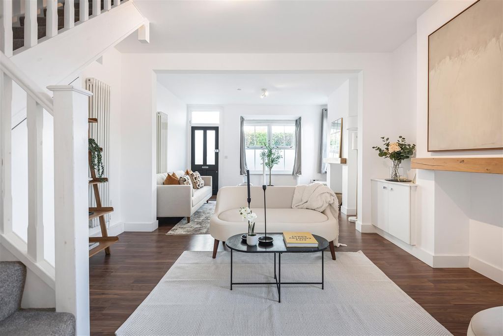 Property photo 3 of 38 3_67290.Jpg