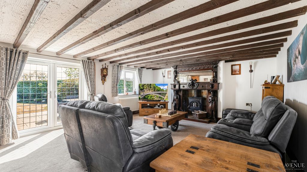 Property photo 3 of 31 4158045