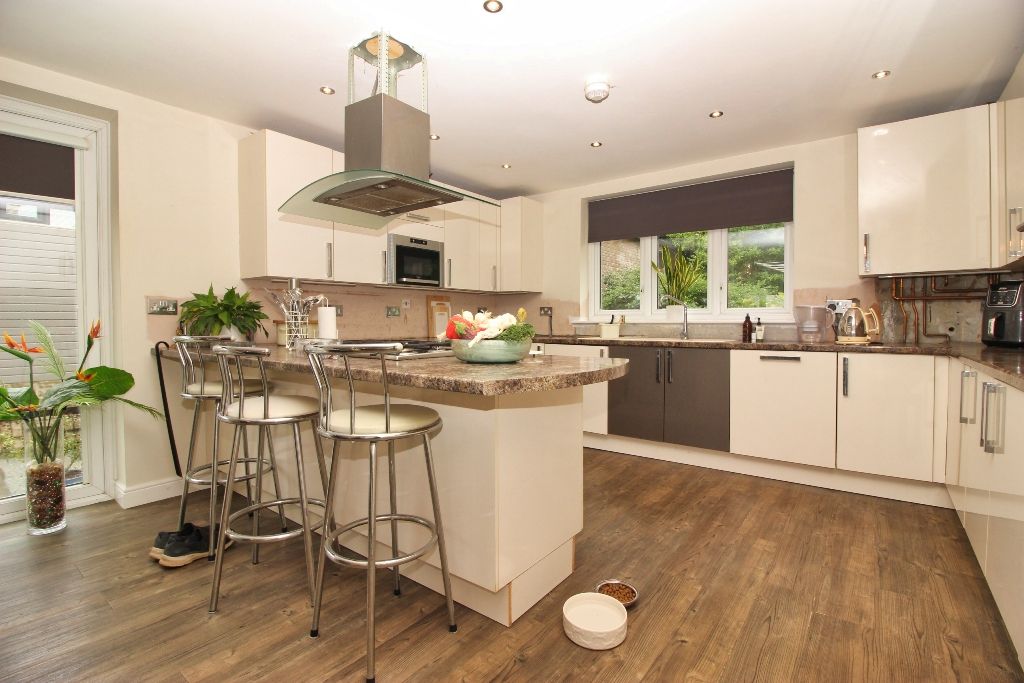 Property photo 3 of 21 Kitchen/Diner