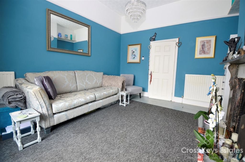 Property photo 3 of 23 Sitting Room