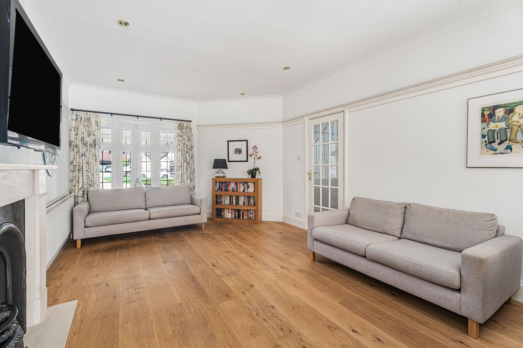 Additional image 10 of 4 bed detached house for saleGeorges Wood Road, Brookmans Park, Hatfield AL9