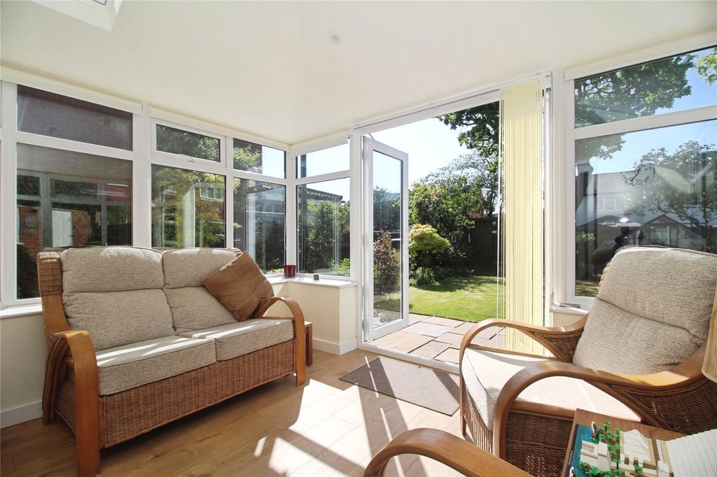 Property photo 3 of 17 Conservatory