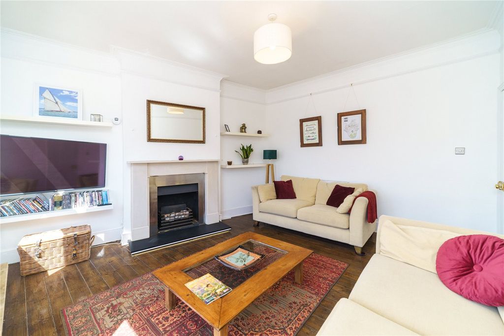 Property photo 3 of 8 Picture No. 05