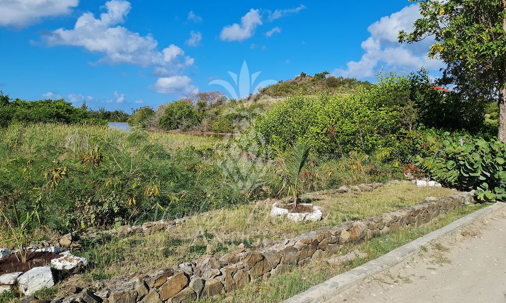 Property photo 1 of 9 Mary Coco Land 